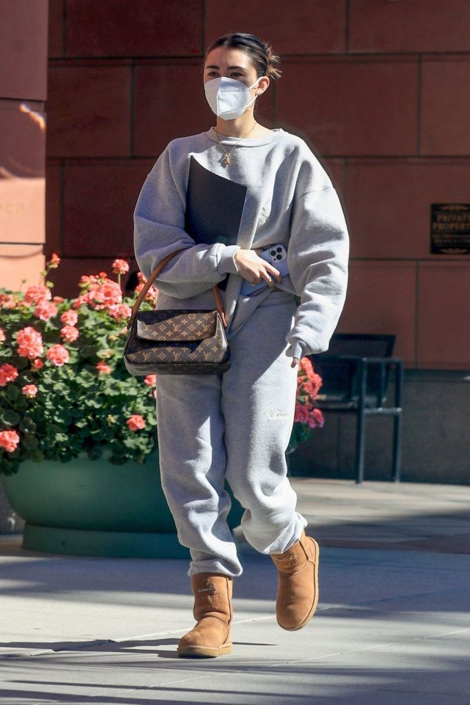 How to Style Grey Sweatpants Madison Beer
