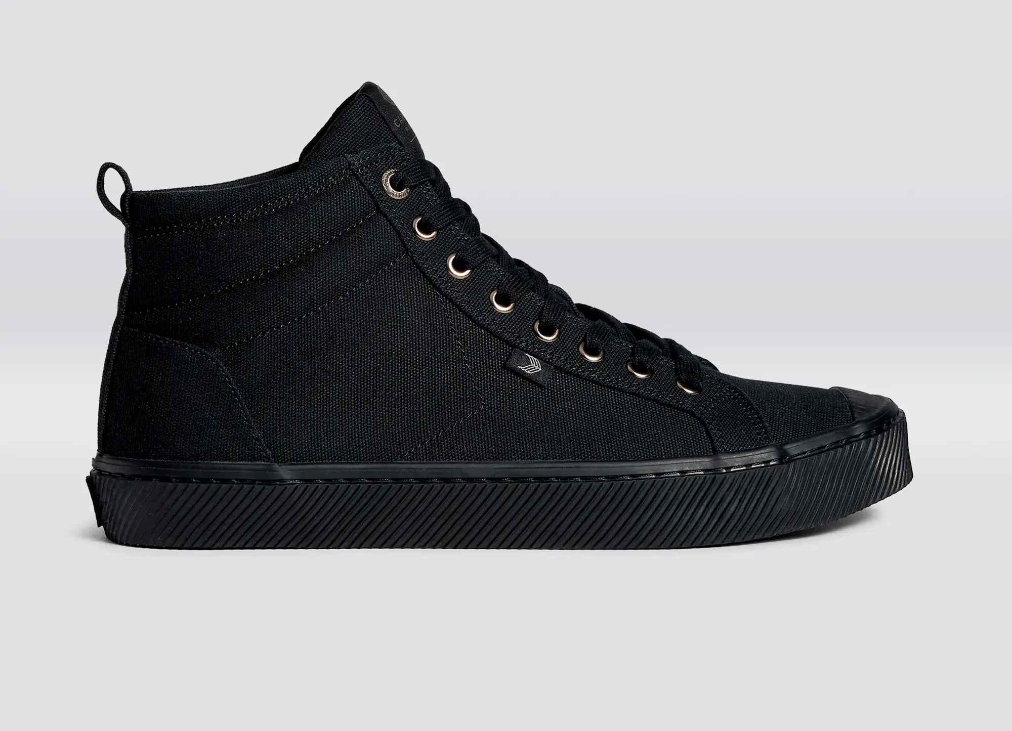 10. Cariuma All Black Canvas Sneaker